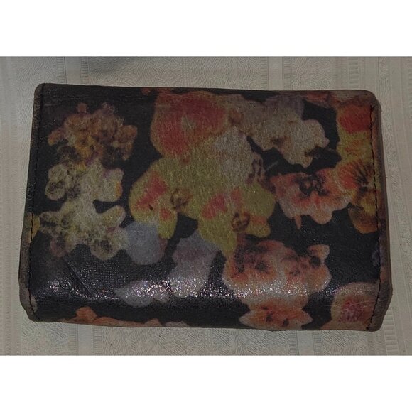 HOBO Tri Fold Compact Floral Leather Kiss Lock & Magnetic Snap - Picture 3 of 10